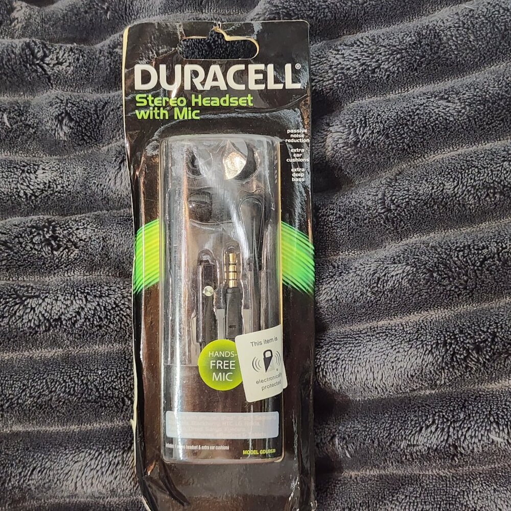 Duracell Passive Noise Reduction Black Stereo Headset with Hands Free Mic w/Bass